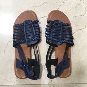 BLUE SANDALS (SIZE 7/8)